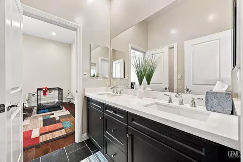 Bath - 4113 Greendale Ct, Bakersfield, CA 93311 photo 5 of 5