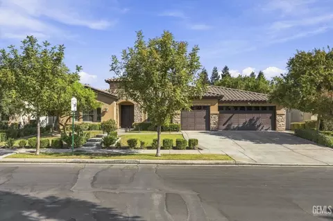 12120 Parkerhill Dr, Bakersfield, CA 93311