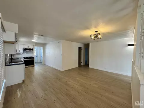 Living - 202 E San Emidio St, Taft, CA 93268 photo 2 of 2