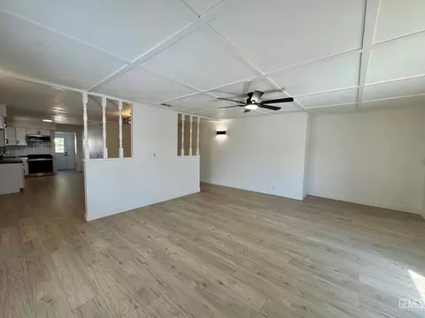 Living - 202 E San Emidio St, Taft, CA 93268 photo 1 of 2