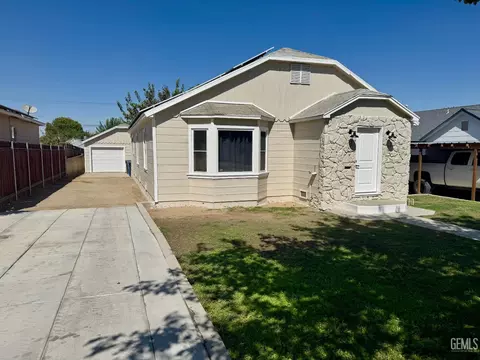 Exterior - 202 E San Emidio St, Taft, CA 93268 photo 2 of 5