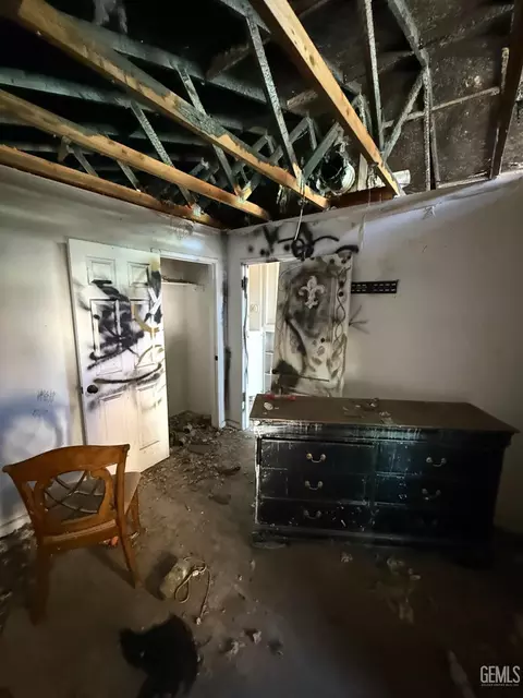 Bedroom - 17050 Matterhorn Dr, Tehachapi, CA 93561 photo 3 of 4