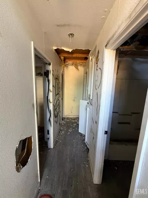 Entry Way - 17050 Matterhorn Dr, Tehachapi, CA 93561 photo 1 of 1
