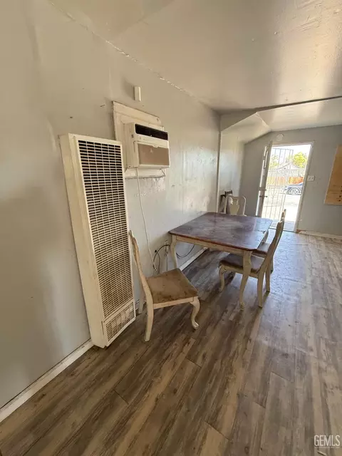 Dining - 119 Madison St, Taft, CA 93268 photo 1 of 3