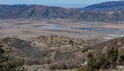 23181 Constance Way, Tehachapi, CA 93561 photo 2