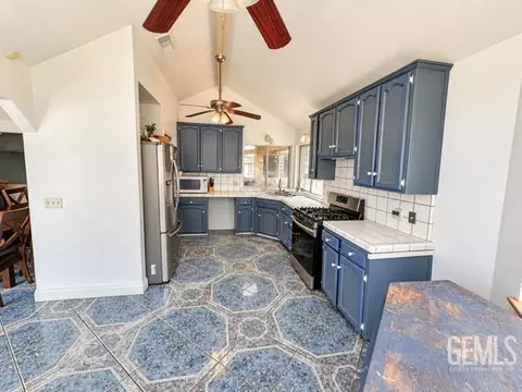 Kitchen - 1621 N Maple St, Visalia, CA 93292 photo 1 of 2