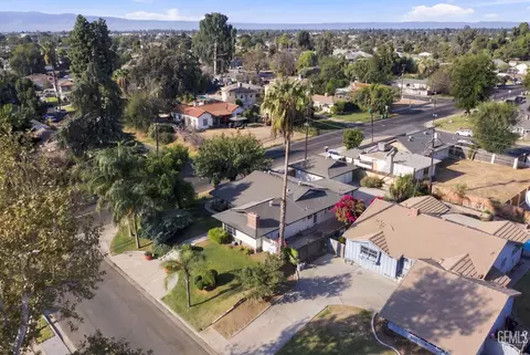 View/Area - 421 Brookhaven Dr, Bakersfield, CA 93304 photo 3 of 6