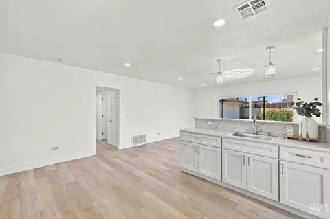 Other - 421 Brookhaven Dr, Bakersfield, CA 93304 photo 5 of 10