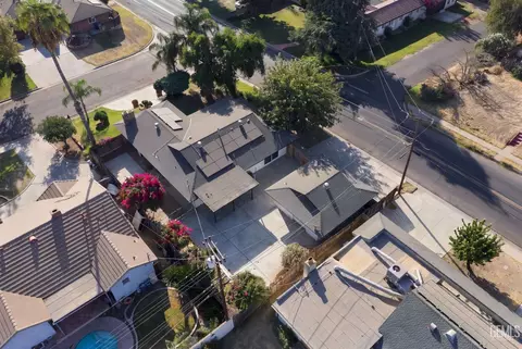 View/Area - 421 Brookhaven Dr, Bakersfield, CA 93304 photo 4 of 6