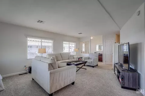400 E Roberts Ln #8, Bakersfield, CA 93308 photo 7