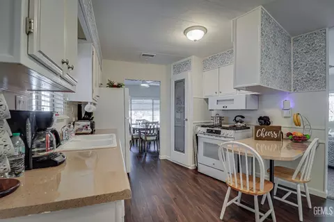 400 E Roberts Ln #8, Bakersfield, CA 93308 photo 12