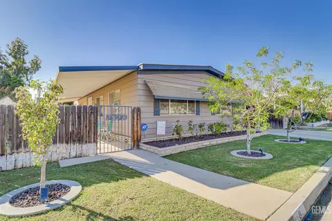 400 E Roberts Ln #8, Bakersfield, CA 93308 photo 2