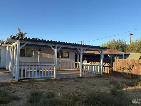 Exterior - 409 E J St, Tehachapi, CA 93561 photo 3 of 3