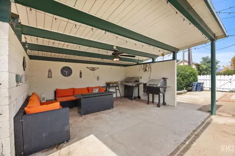 Other - 209 W B St, Tehachapi, CA 93561 photo 10 of 11