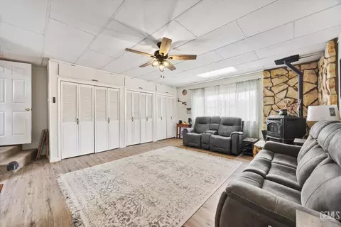 Other - 209 W B St, Tehachapi, CA 93561 photo 8 of 11