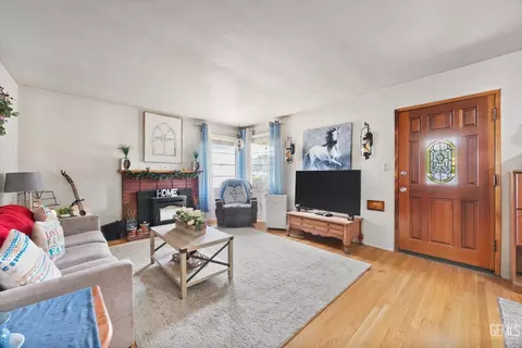 Other - 209 W B St, Tehachapi, CA 93561 photo 5 of 11