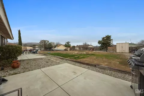 Exterior - 19720 Kid Pl, Tehachapi, CA 93561 photo 5 of 7