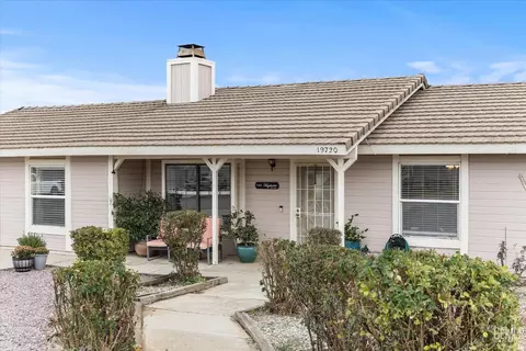 Exterior - 19720 Kid Pl, Tehachapi, CA 93561 photo 2 of 7