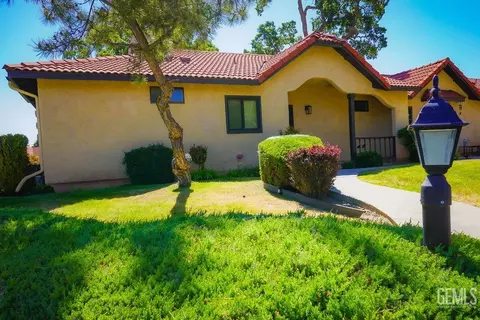 Exterior - 28881 Shannon Ct #8, Tehachapi, CA 93561 photo 2 of 4