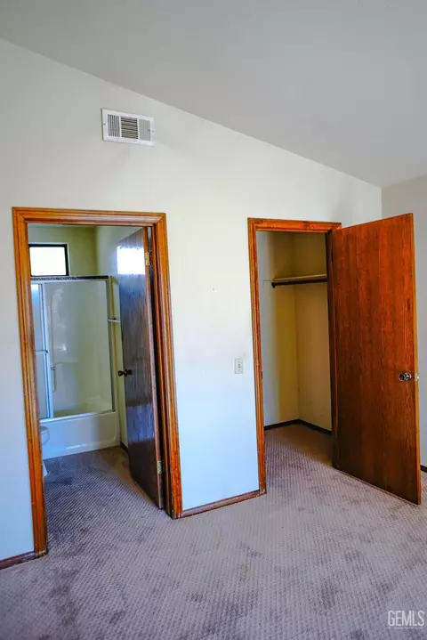 Bedroom - 28881 Shannon Ct #8, Tehachapi, CA 93561 photo 3 of 4