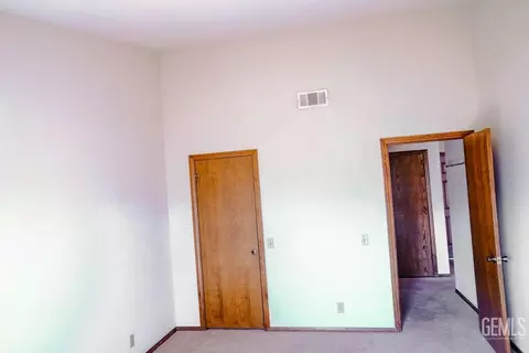 Bedroom - 28881 Shannon Ct #8, Tehachapi, CA 93561 photo 2 of 4