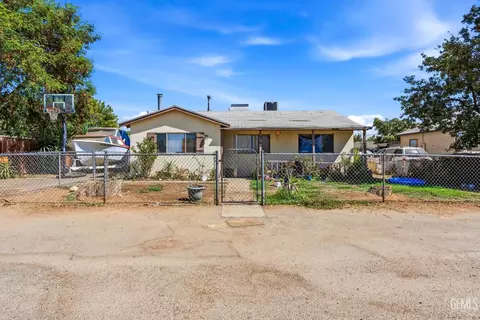 963 Shaeffer Ave, Bakersfield, CA 93307