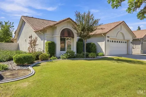 2401 Snowdrop Dr, Bakersfield, CA 93311