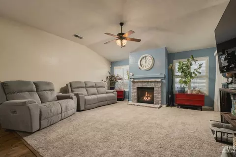 Living - 3832 N Carson St, Visalia, CA 93291 photo 1 of 2