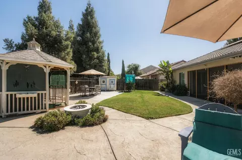 Exterior - 3832 N Carson St, Visalia, CA 93291 photo 6 of 11