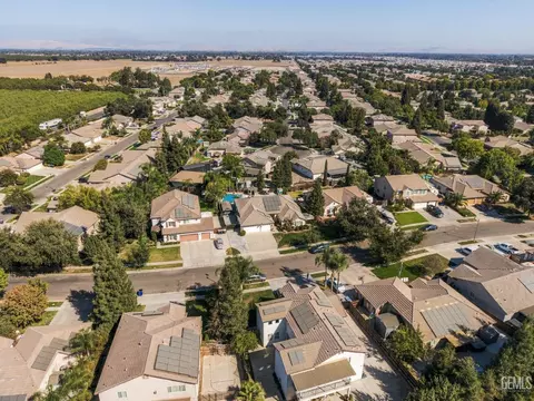 View/Area - 3832 N Carson St, Visalia, CA 93291 photo 4 of 5