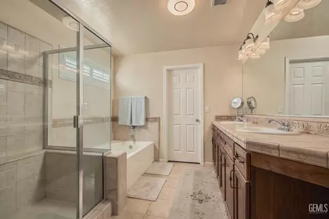 Bath - 3832 N Carson St, Visalia, CA 93291 photo 1 of 4