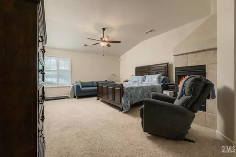 Bedroom - 3832 N Carson St, Visalia, CA 93291 photo 1 of 3