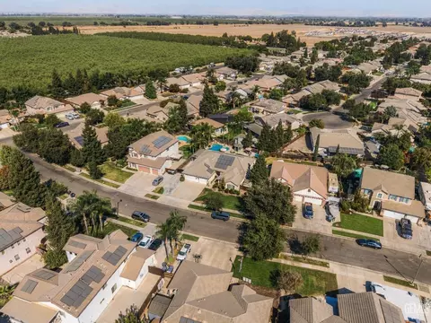 View/Area - 3832 N Carson St, Visalia, CA 93291 photo 2 of 5