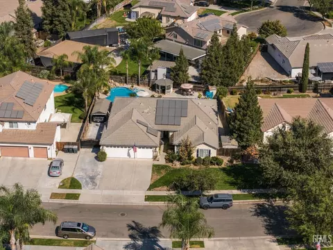 View/Area - 3832 N Carson St, Visalia, CA 93291 photo 3 of 5