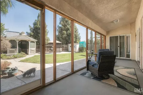Exterior - 3832 N Carson St, Visalia, CA 93291 photo 10 of 11