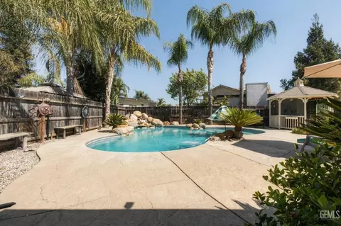 Exterior - 3832 N Carson St, Visalia, CA 93291 photo 3 of 11