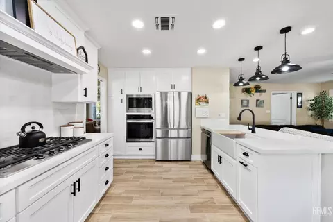 12008 Ernestina Ct, Bakersfield, CA 93306