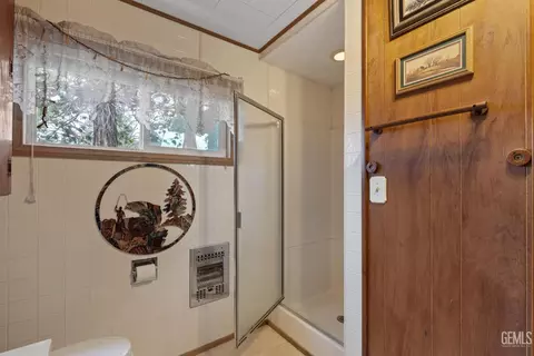 Bath - 45796 Carlin Dr, Posey, CA 93260 photo 2 of 3