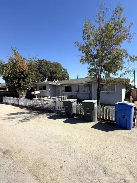 406 Buchanan St, Taft, CA 93268 photo 4