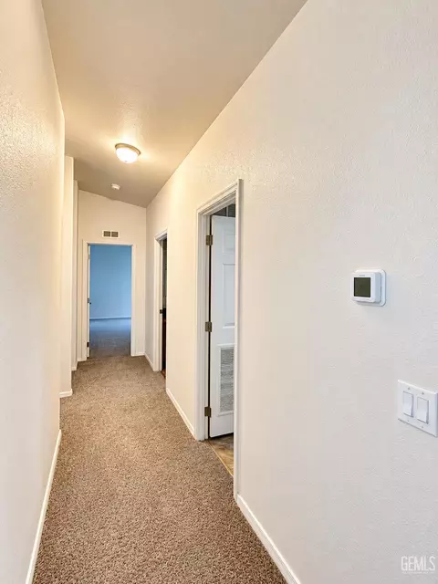 Entry Way - 4501 King Arthur Ct, Bakersfield, CA 93301 photo 1 of 1