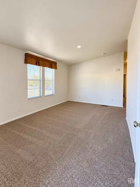 Living - 4501 King Arthur Ct, Bakersfield, CA 93301 photo 1 of 1