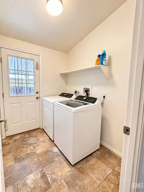 Other - 4501 King Arthur Ct, Bakersfield, CA 93301 photo 2 of 6