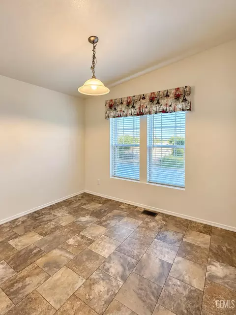 Dining - 4501 King Arthur Ct, Bakersfield, CA 93301 photo 1 of 1