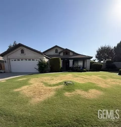 706 Loch Lloyd Ln, Bakersfield, CA 93312