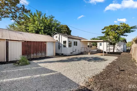 Exterior - 19715 Guthrie Dr, Strathmore, CA 93267 photo 3 of 3