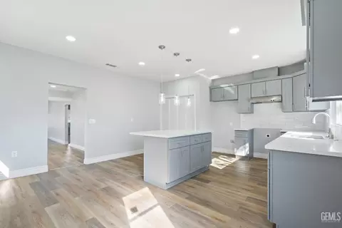 Kitchen - 19715 Guthrie Dr, Strathmore, CA 93267 photo 1 of 3