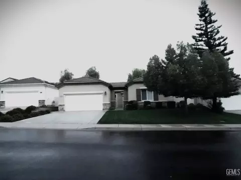 14305 Pine Knob Ln, Bakersfield, CA 93306