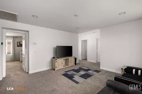 Entry Way - 15425 Quintero Pl, Bakersfield, CA 93314 photo 2 of 5