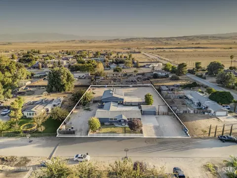 View/Area - 28109 Chaparral Ave, Taft, CA 93268 photo 4 of 7