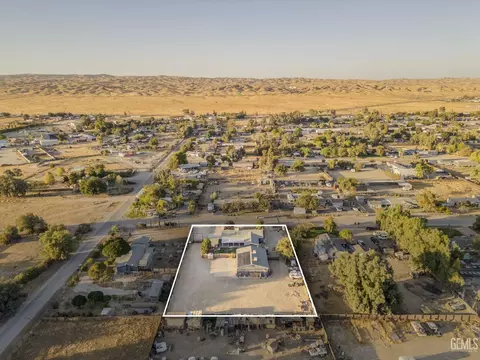 View/Area - 28109 Chaparral Ave, Taft, CA 93268 photo 3 of 7